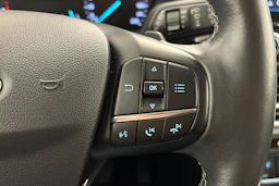 valkoinen Ford Fiesta 2018 kuva 14.