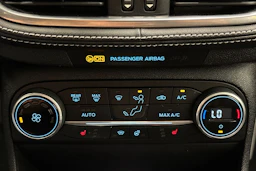 valkoinen Ford Fiesta 2018 kuva 20.