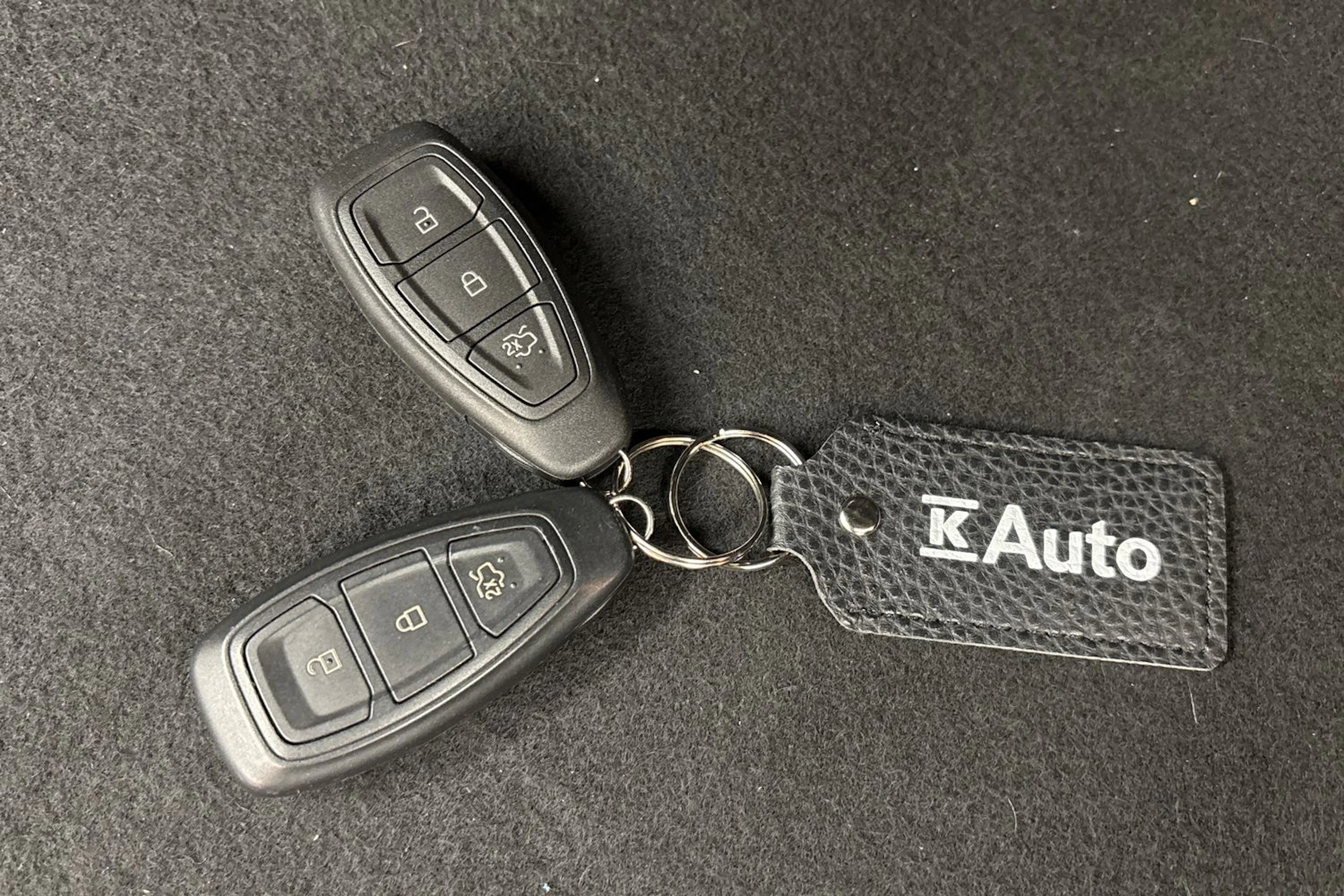 valkoinen Ford Fiesta 2018 kuva 23.