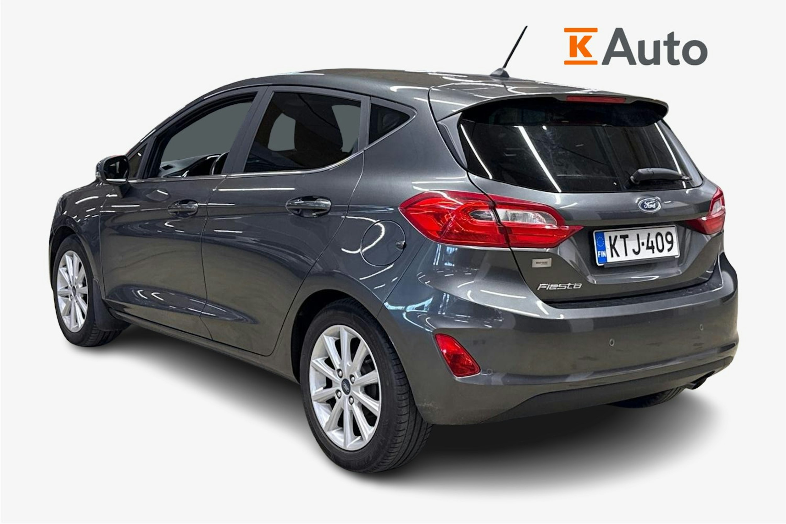 harmaa Ford Fiesta 2018 kuva 2.
