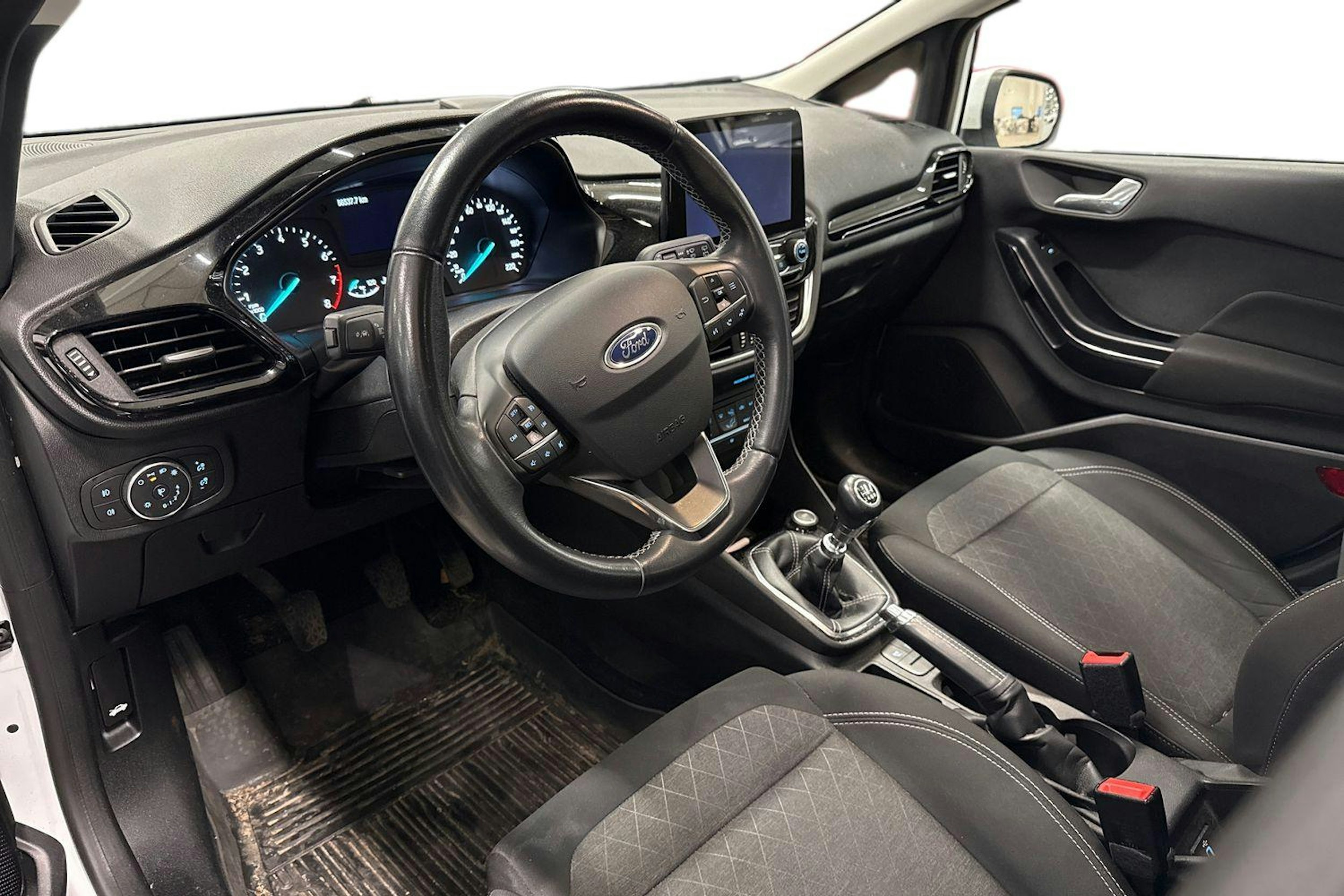 valkoinen Ford Fiesta 2018 kuva 3.
