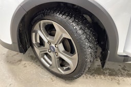 valkoinen Ford Fiesta 2018 kuva 13.