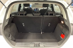 valkoinen Ford Fiesta 2018 kuva 15.