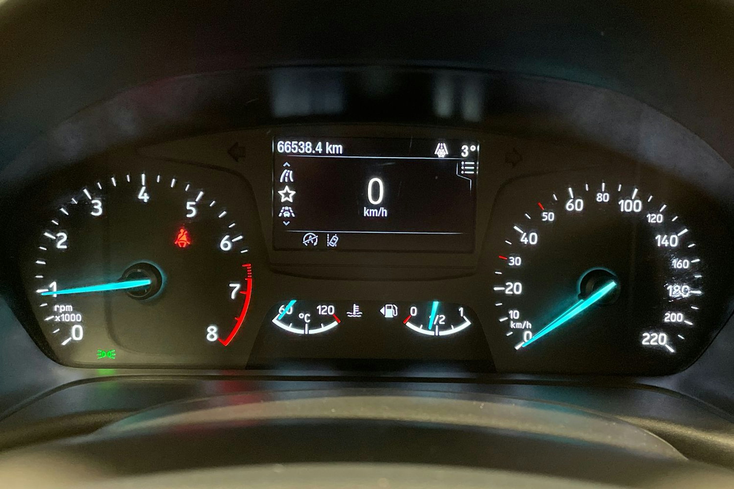 valkoinen Ford Fiesta 2018 kuva 16.