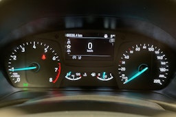 valkoinen Ford Fiesta 2018 kuva 16.