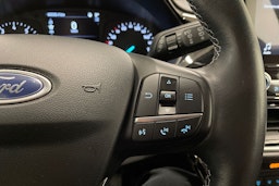 valkoinen Ford Fiesta 2018 kuva 24.