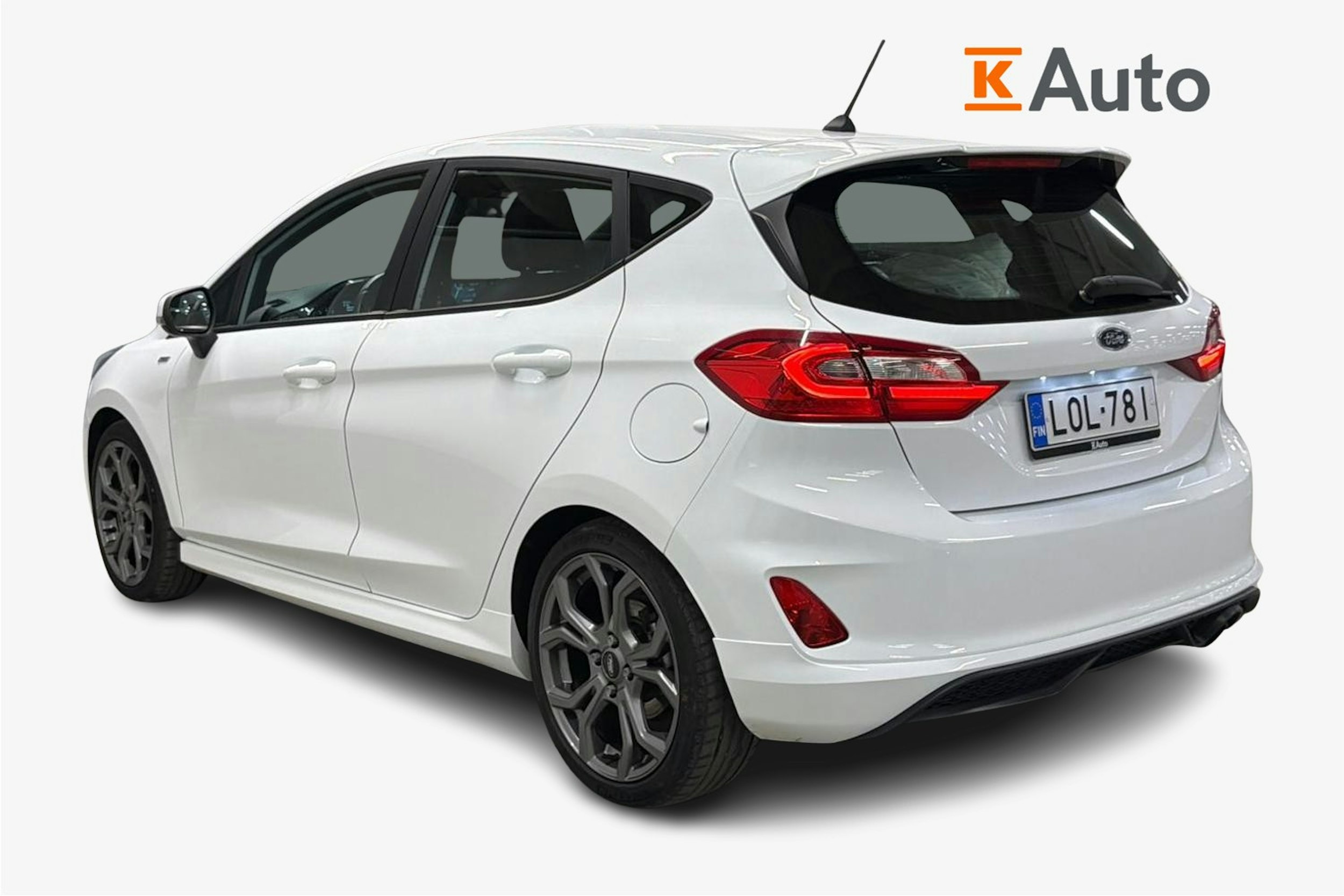 valkoinen Ford Fiesta 2018 kuva 2.