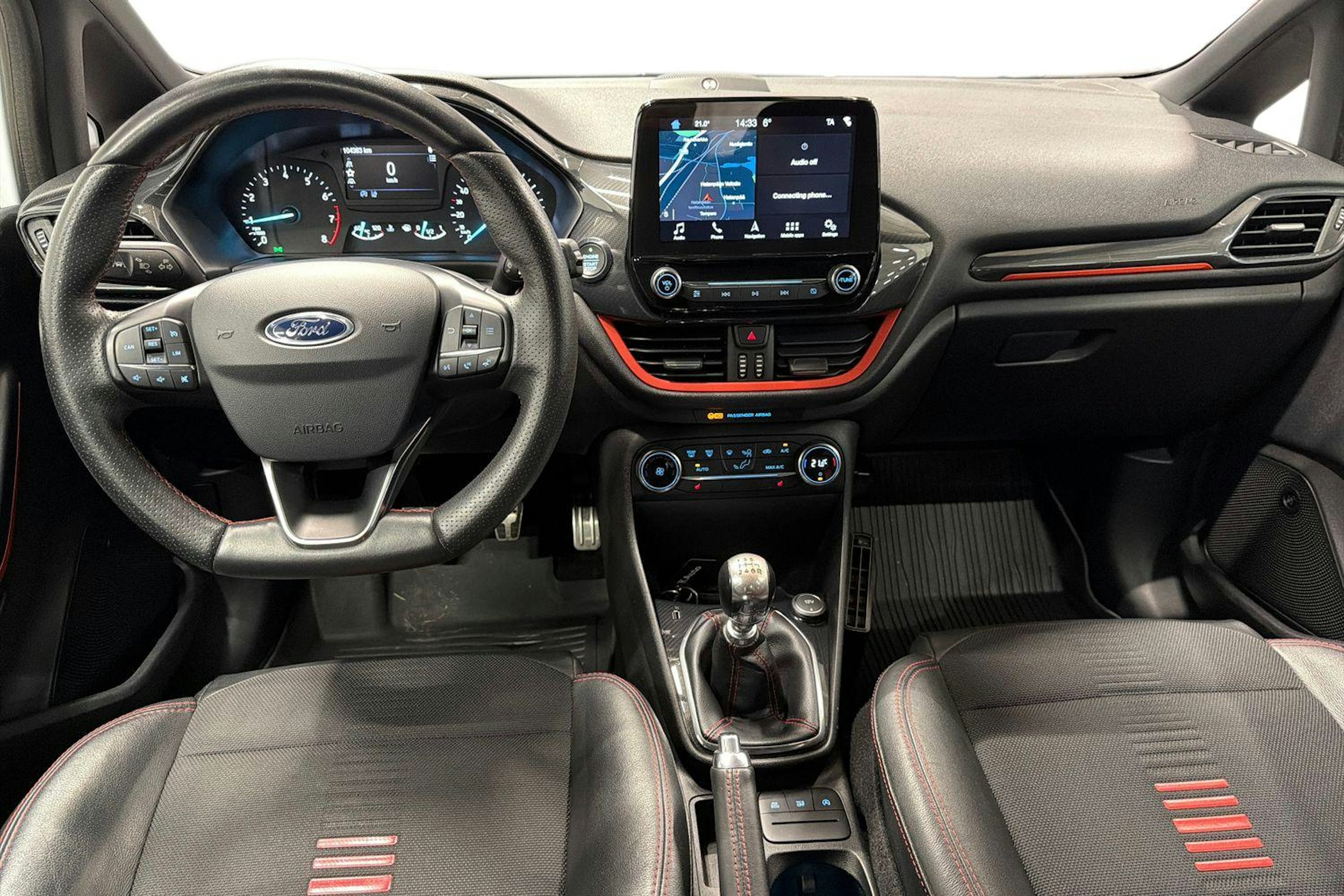 valkoinen Ford Fiesta 2018 kuva 9.