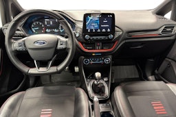 valkoinen Ford Fiesta 2018 kuva 9.