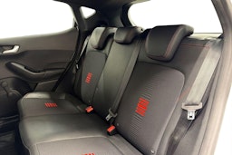 valkoinen Ford Fiesta 2018 kuva 10.