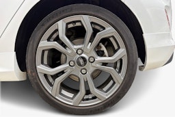 valkoinen Ford Fiesta 2018 kuva 11.