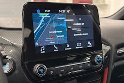 valkoinen Ford Fiesta 2018 kuva 19.