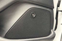 valkoinen Ford Fiesta 2018 kuva 21.