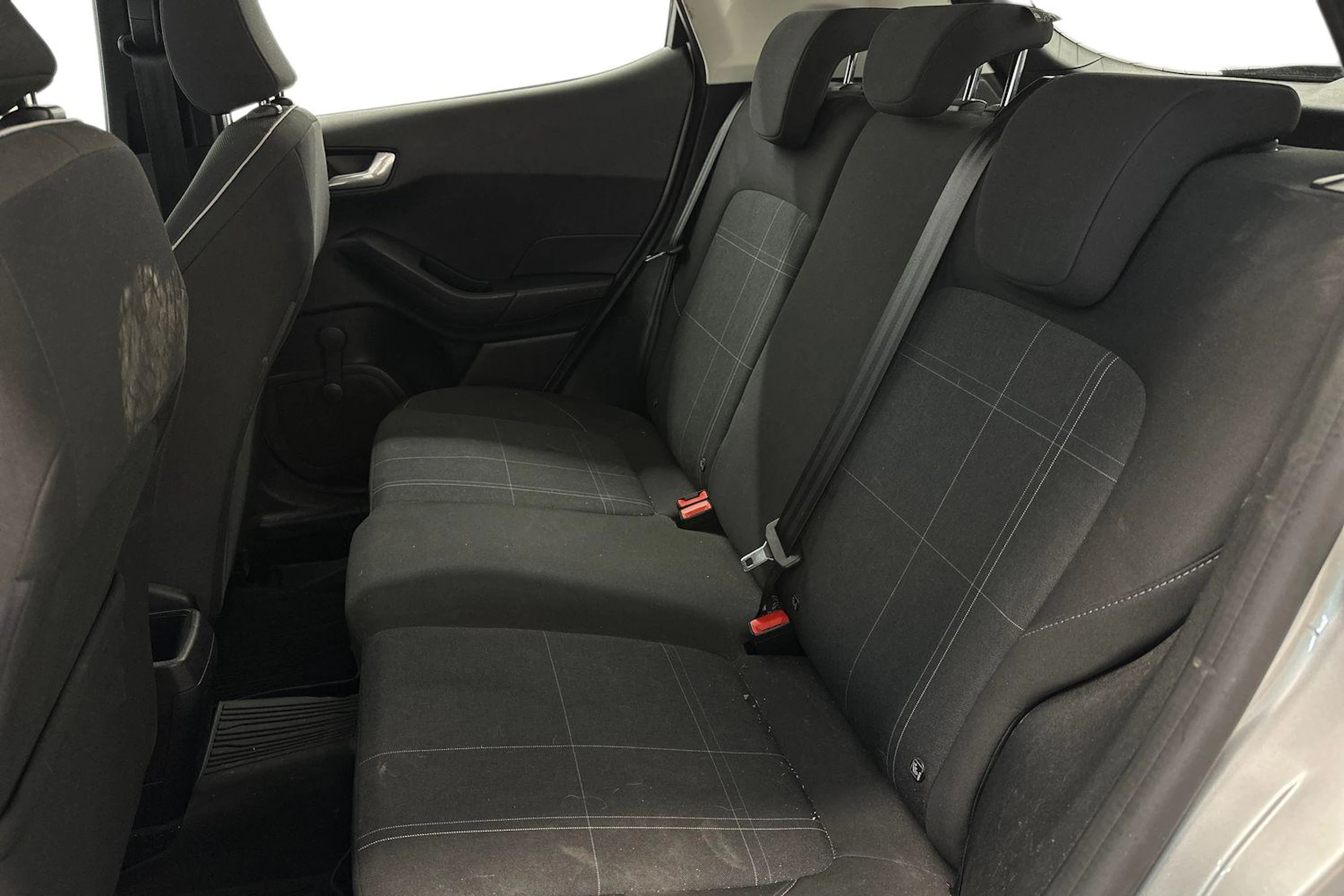 Harmaa Ford FIESTA 2018 kuva 11.