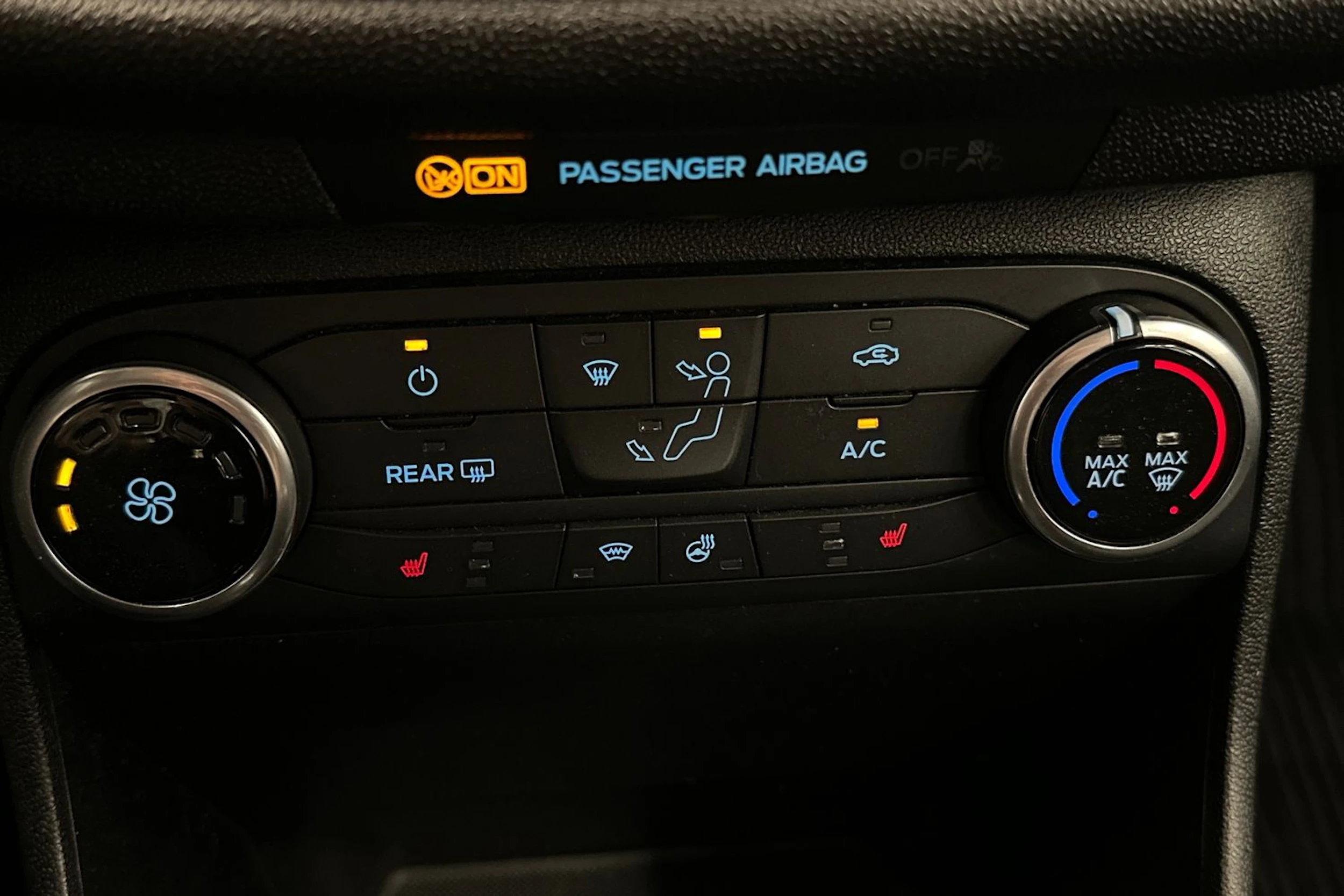 Harmaa Ford FIESTA 2018 kuva 23.