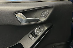 sininen Ford Fiesta 2018 kuva 17.