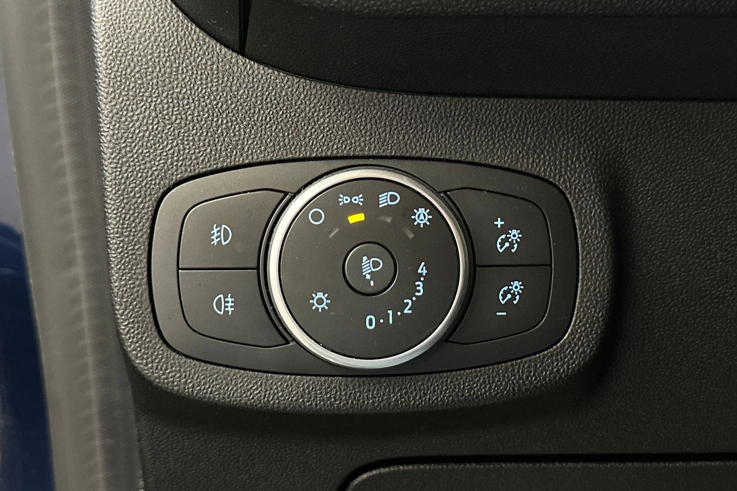 sininen Ford Fiesta 2018 kuva 18.