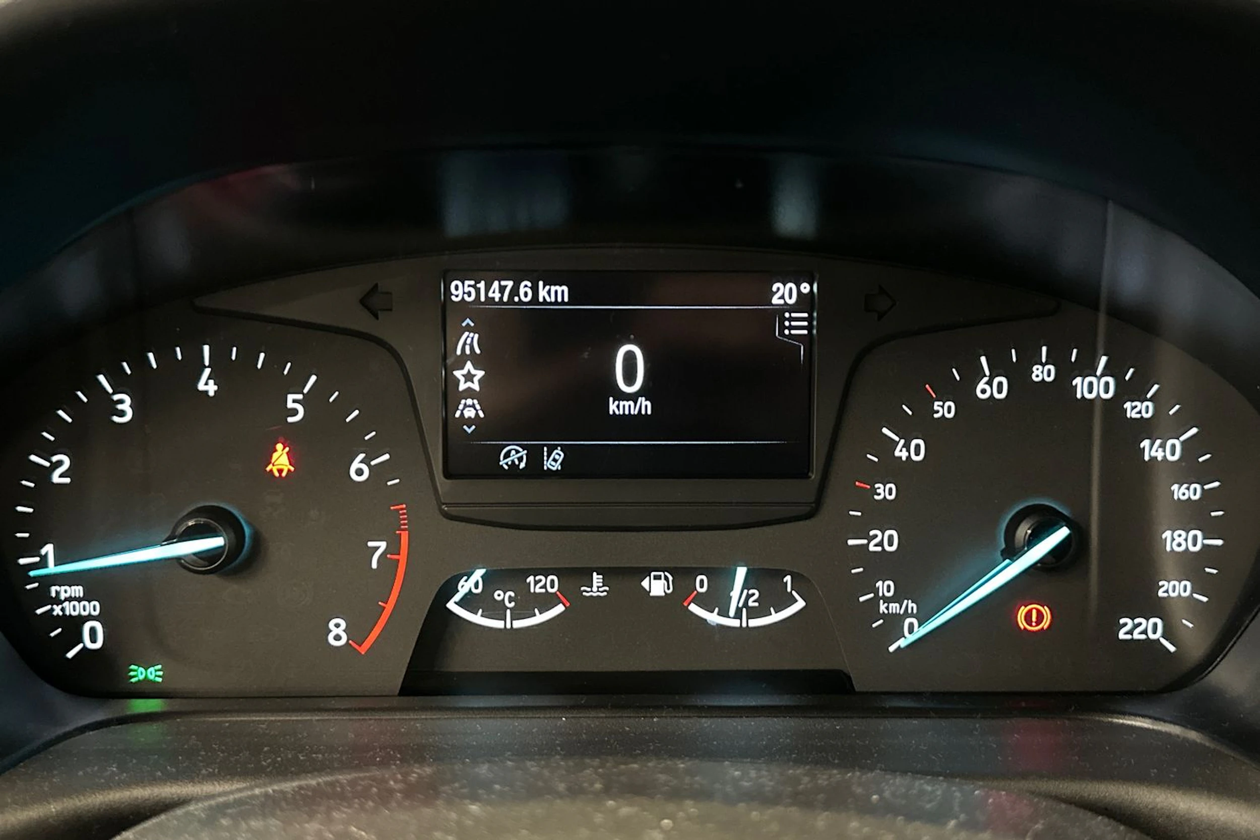 sininen Ford Fiesta 2018 kuva 21.