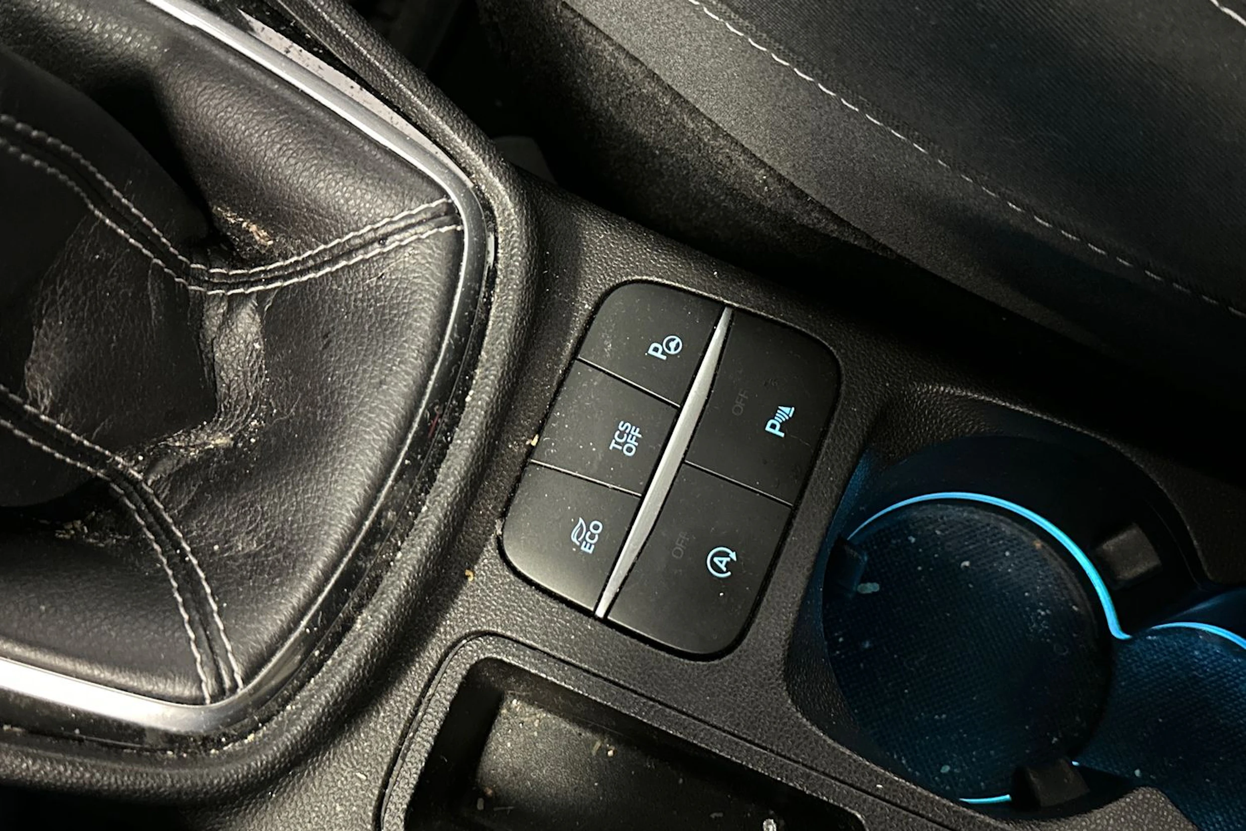 sininen Ford Fiesta 2018 kuva 22.