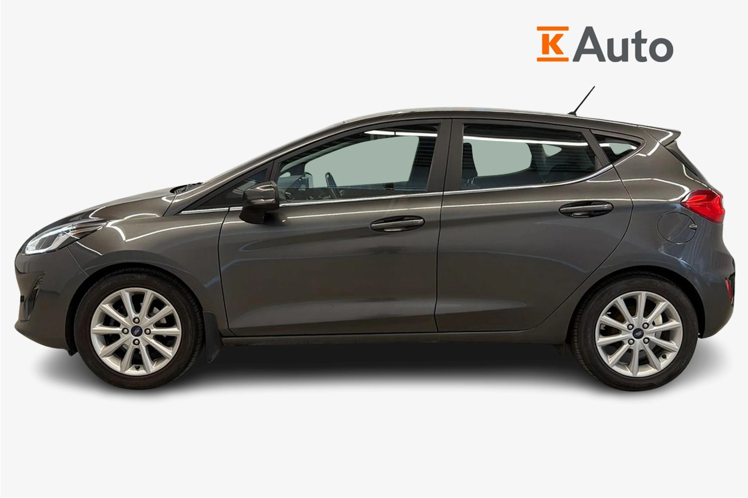 harmaa Ford Fiesta 2018 kuva 5.