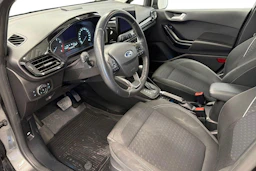 harmaa Ford Fiesta 2018 kuva 6.