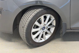 harmaa Ford Fiesta 2018 kuva 10.