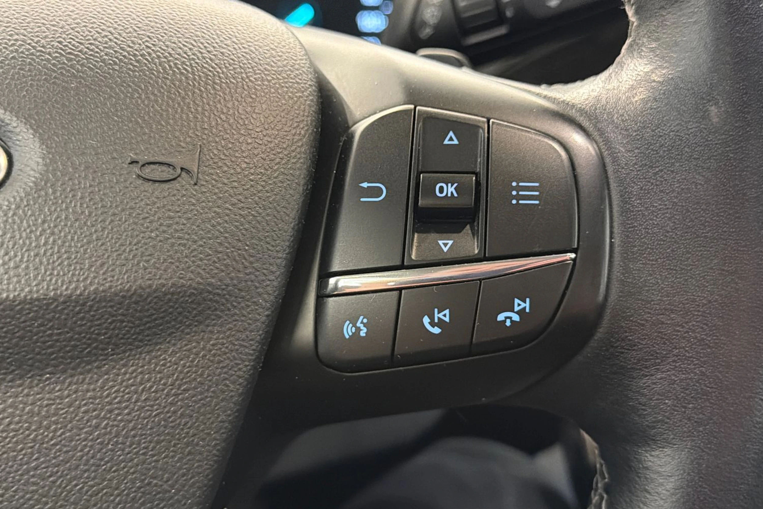 harmaa Ford Fiesta 2018 kuva 17.