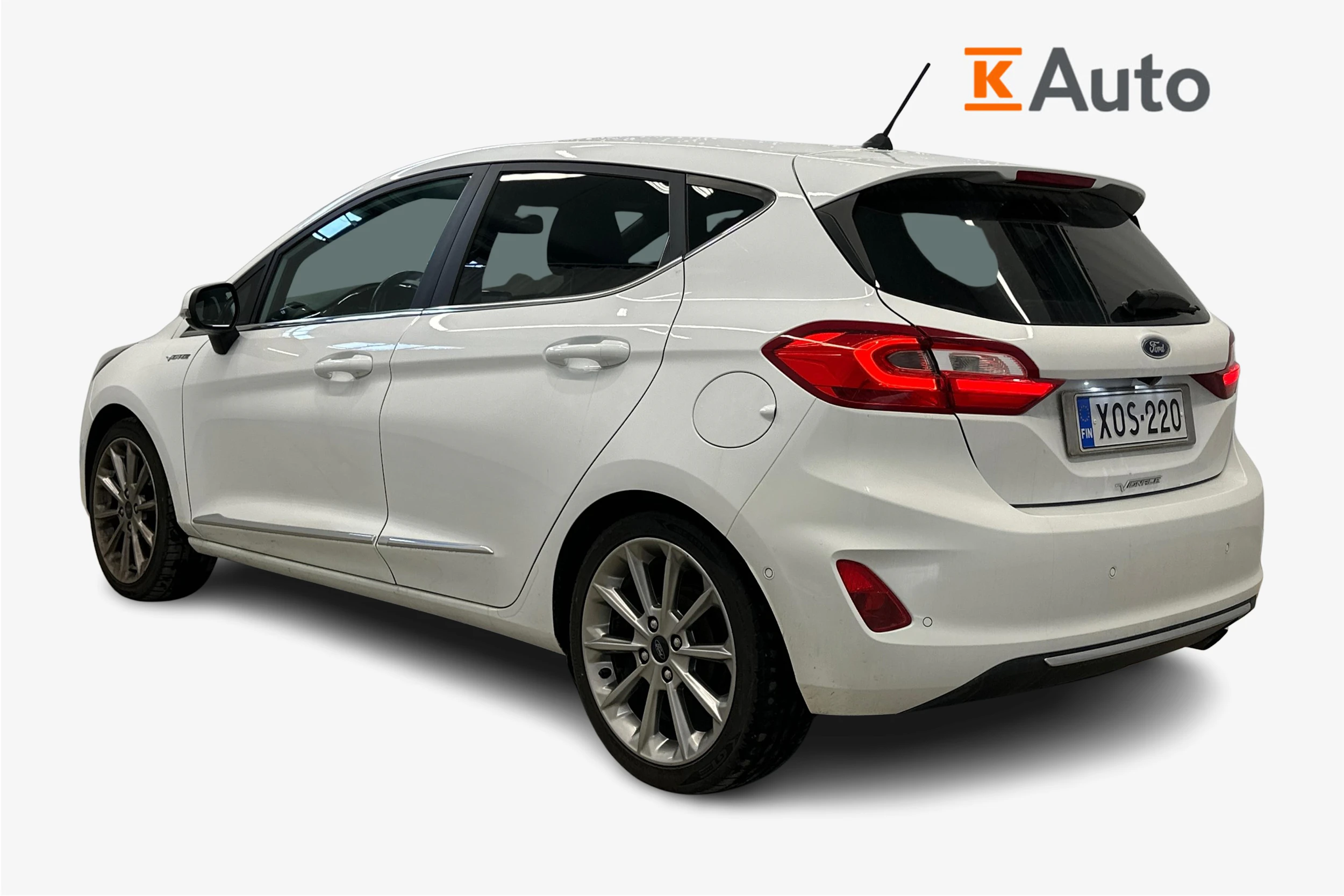 valkoinen Ford Fiesta 2018 kuva 2.
