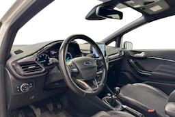 valkoinen Ford Fiesta 2018 kuva 3.