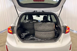 valkoinen Ford Fiesta 2018 kuva 4.