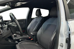 valkoinen Ford Fiesta 2018 kuva 6.