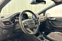 valkoinen Ford Fiesta 2018 kuva 10.