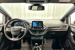 valkoinen Ford Fiesta 2018 kuva 11.