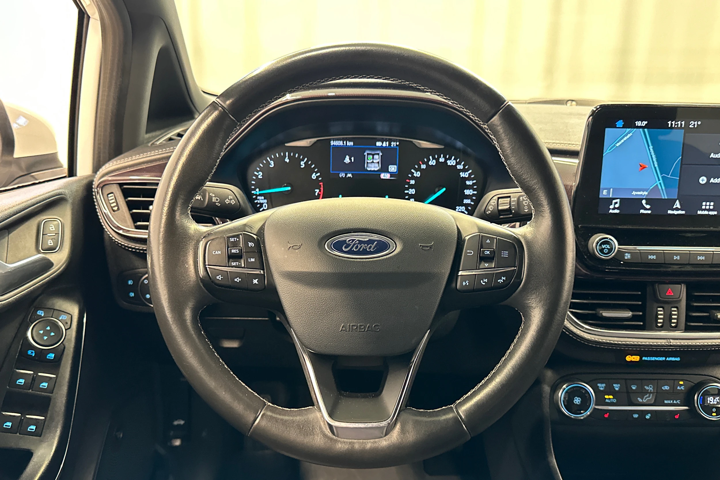 valkoinen Ford Fiesta 2018 kuva 12.
