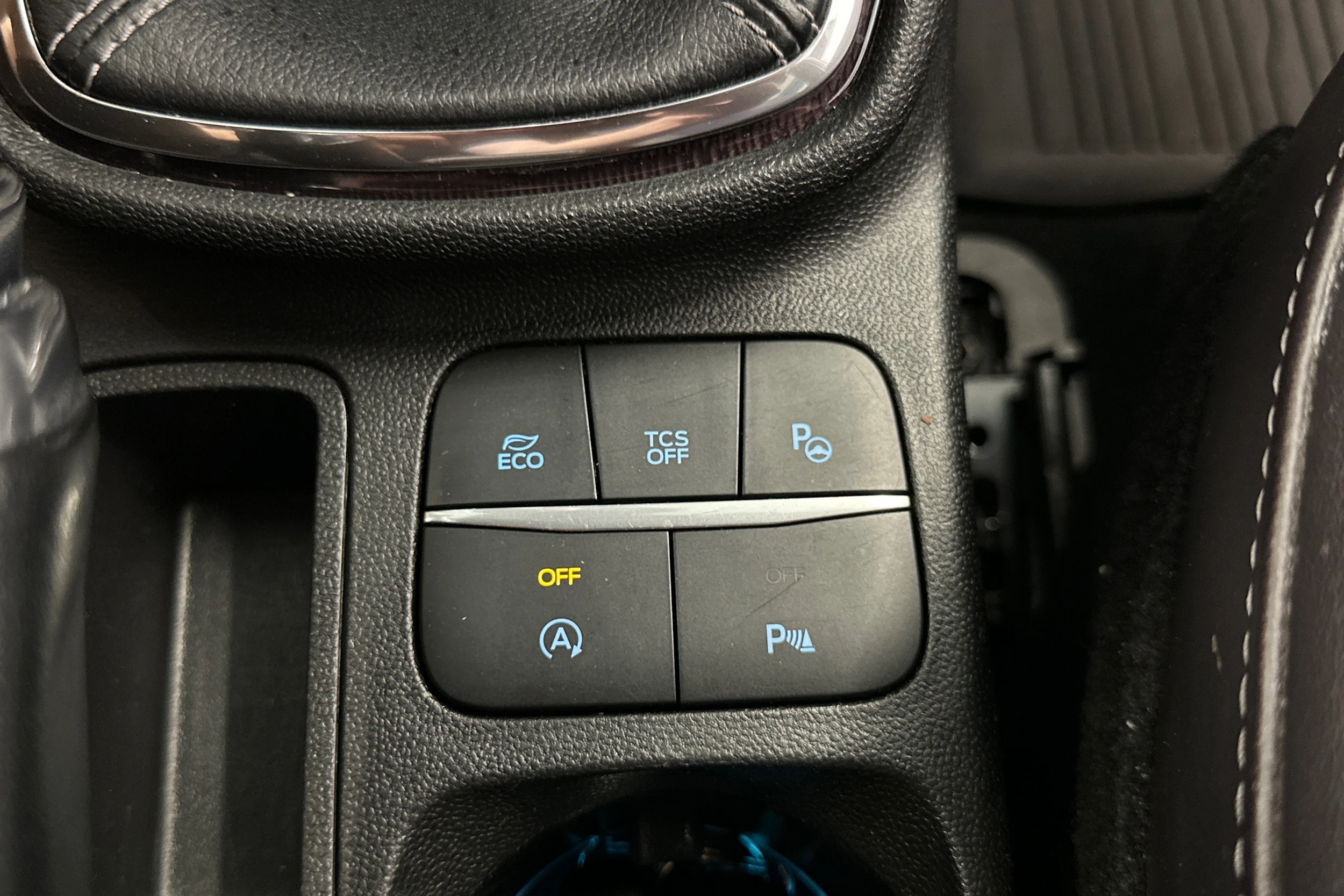 valkoinen Ford Fiesta 2018 kuva 17.