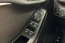 valkoinen Ford Fiesta 2018 kuva 23.