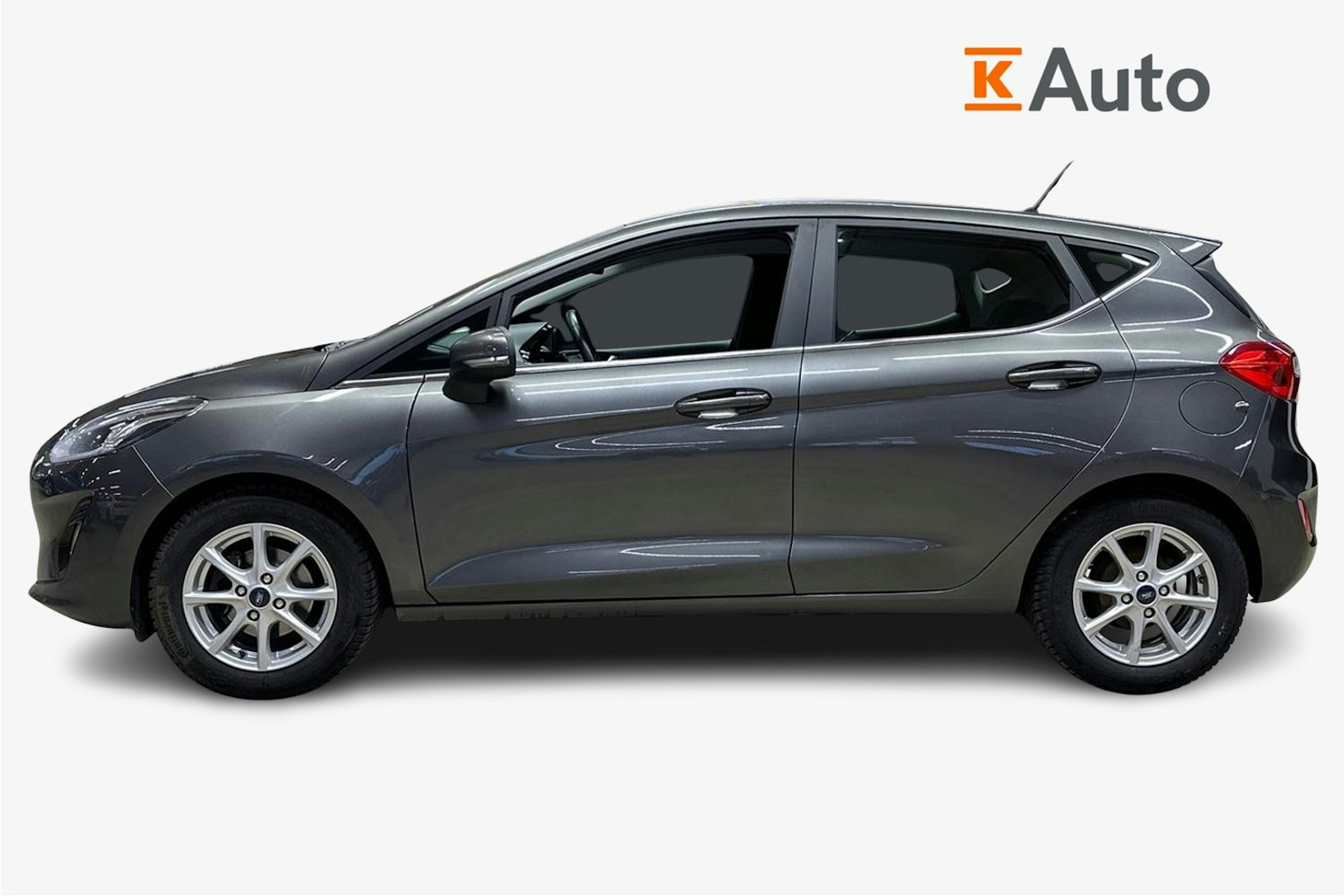 harmaa Ford Fiesta 2018 kuva 6.