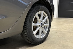 harmaa Ford Fiesta 2018 kuva 11.