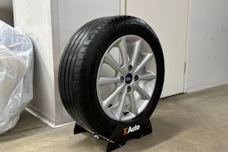 harmaa Ford Fiesta 2018 kuva 13.