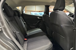 harmaa Ford Fiesta 2018 kuva 16.