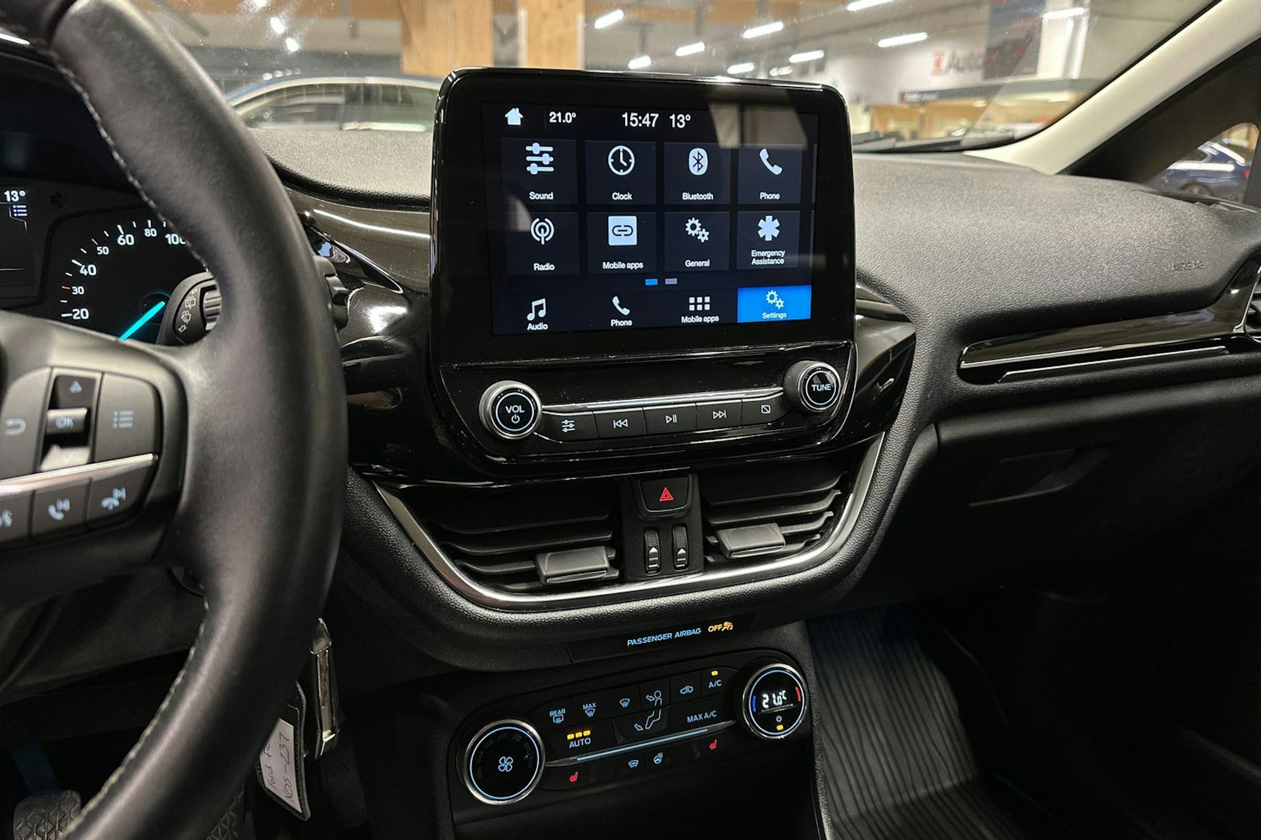 harmaa Ford Fiesta 2018 kuva 21.