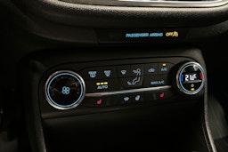 harmaa Ford Fiesta 2018 kuva 22.