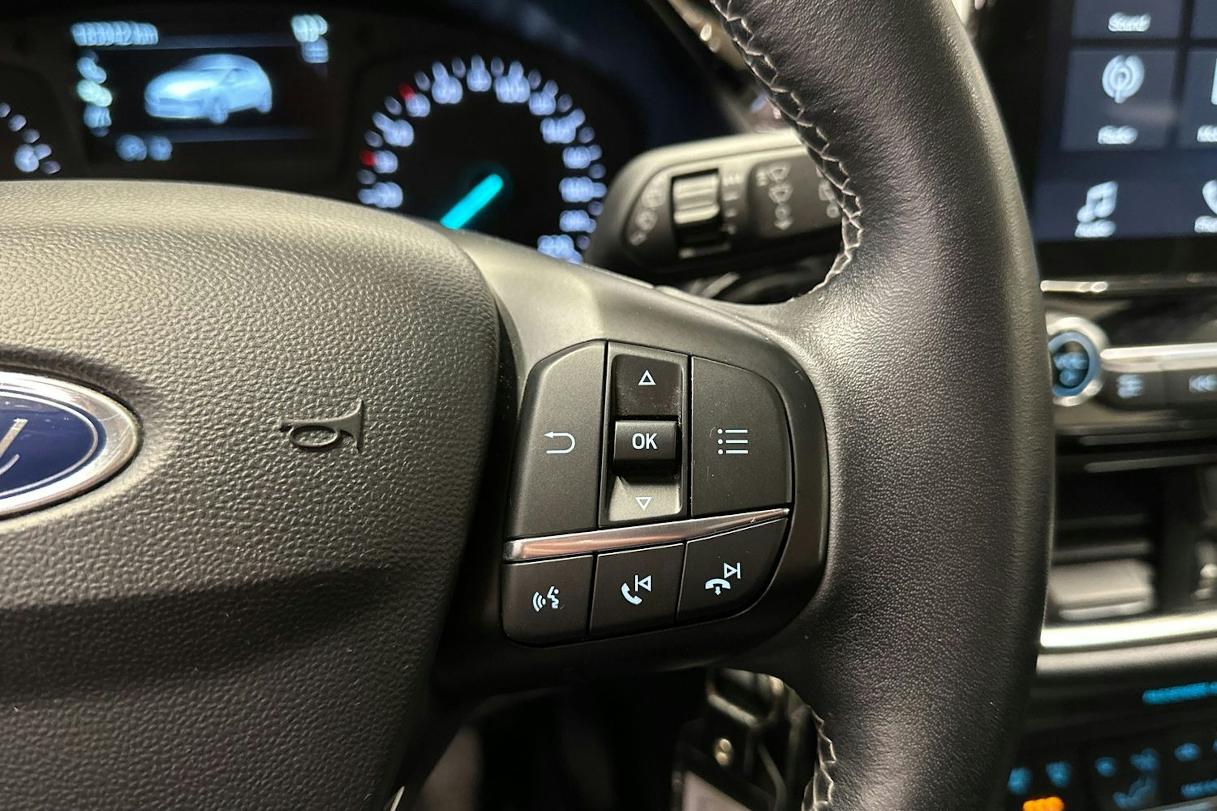 harmaa Ford Fiesta 2018 kuva 28.