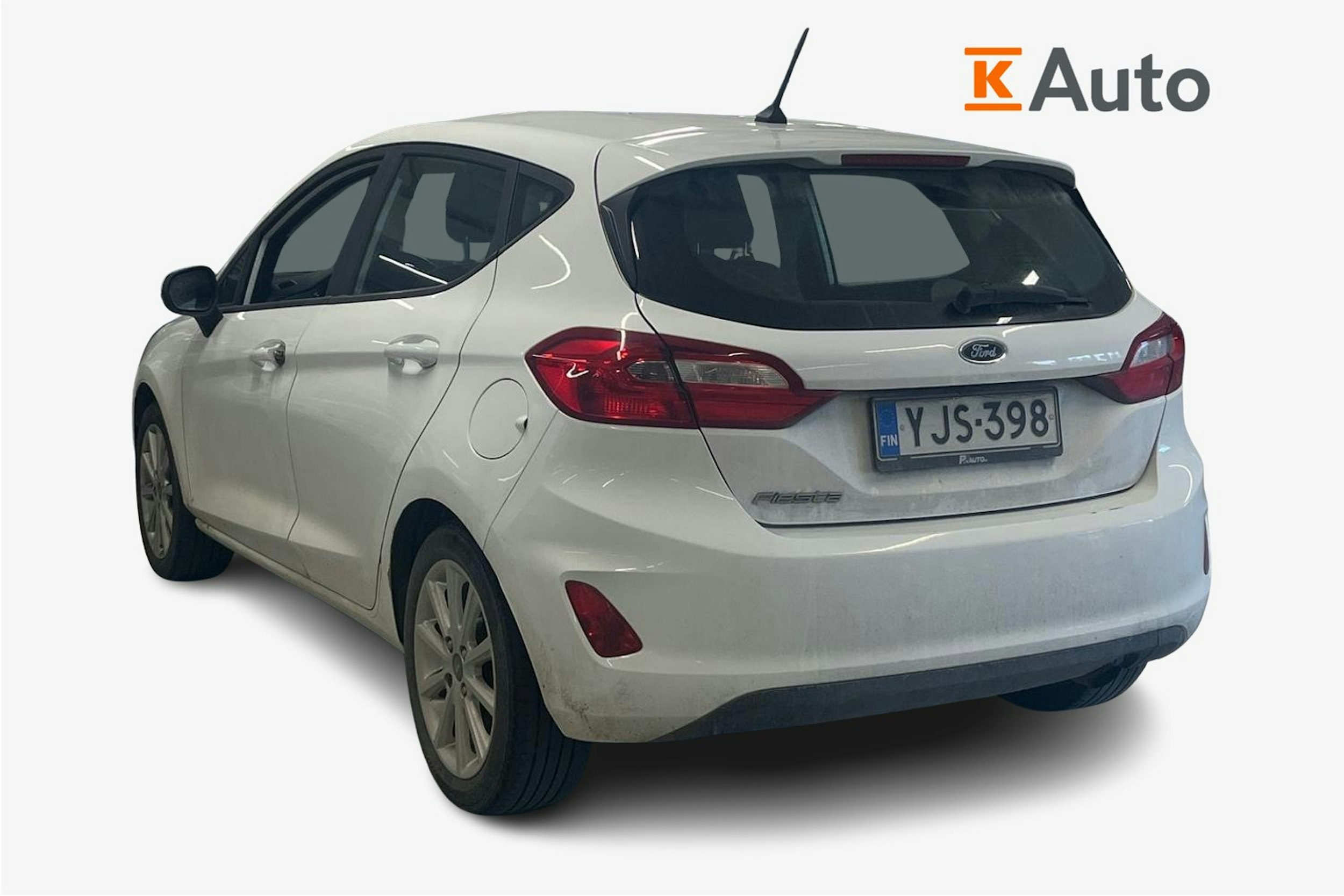 Valkoinen Ford FIESTA 2018 kuva 2.