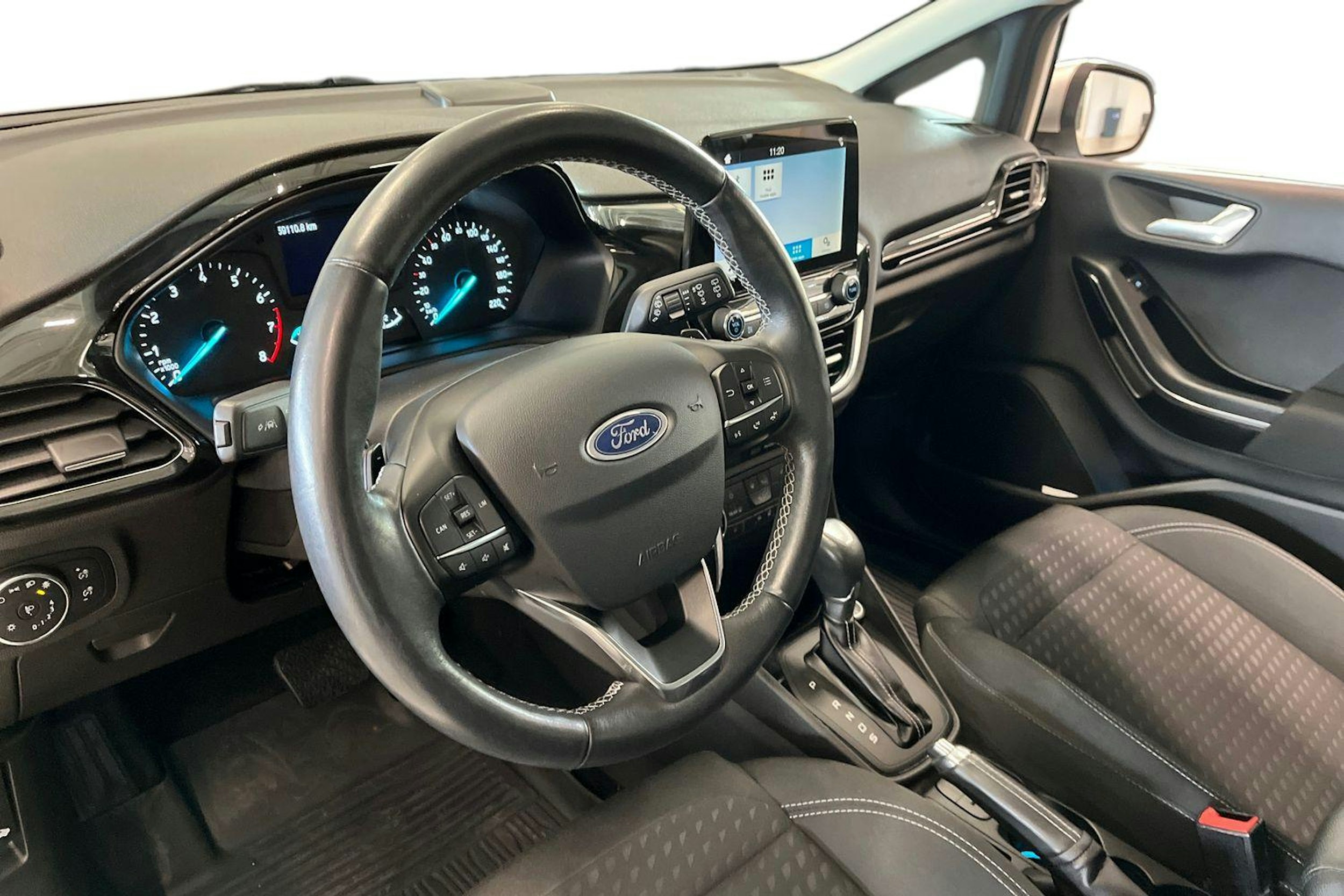 harmaa Ford Fiesta 2018 kuva 6.
