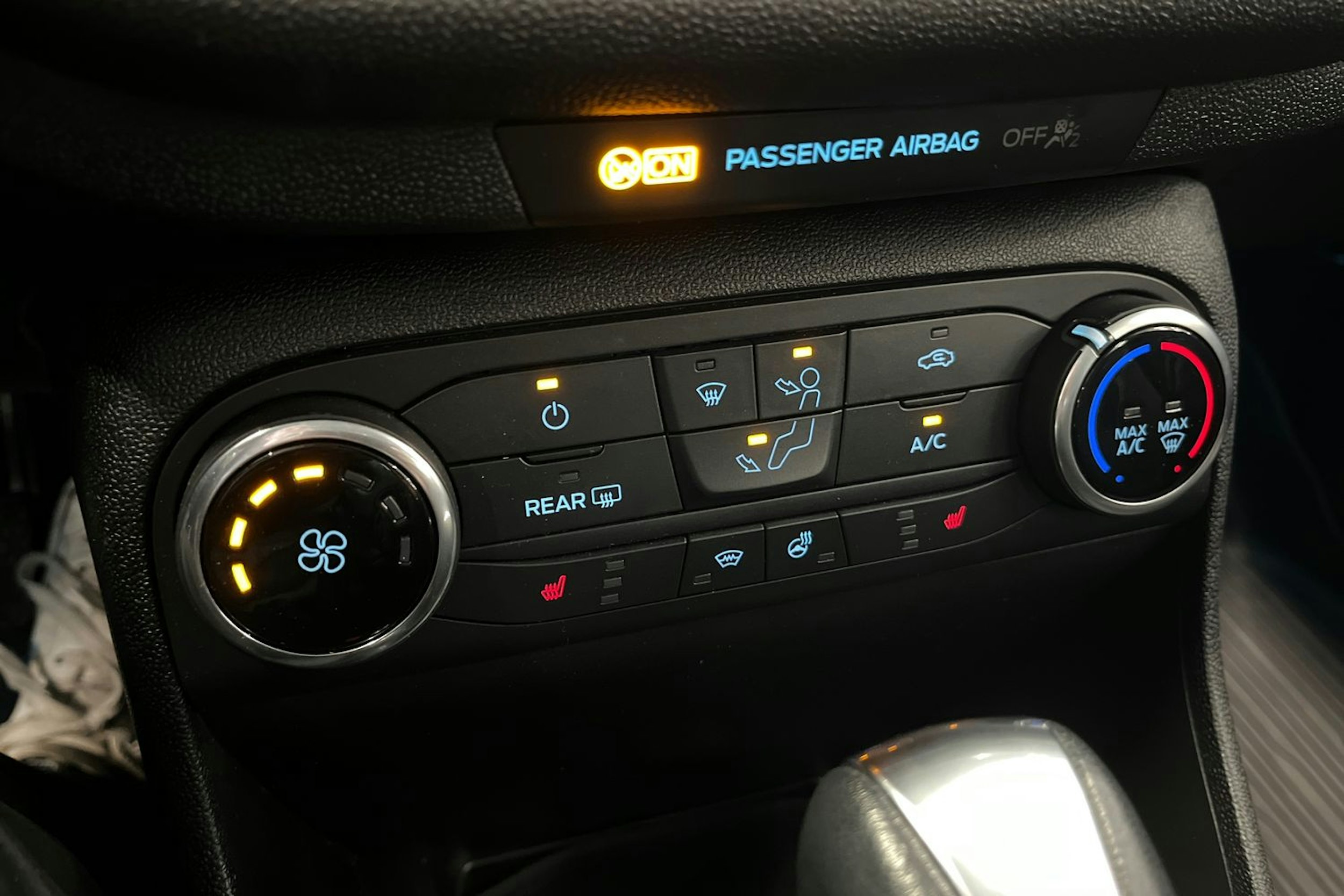 harmaa Ford Fiesta 2018 kuva 18.