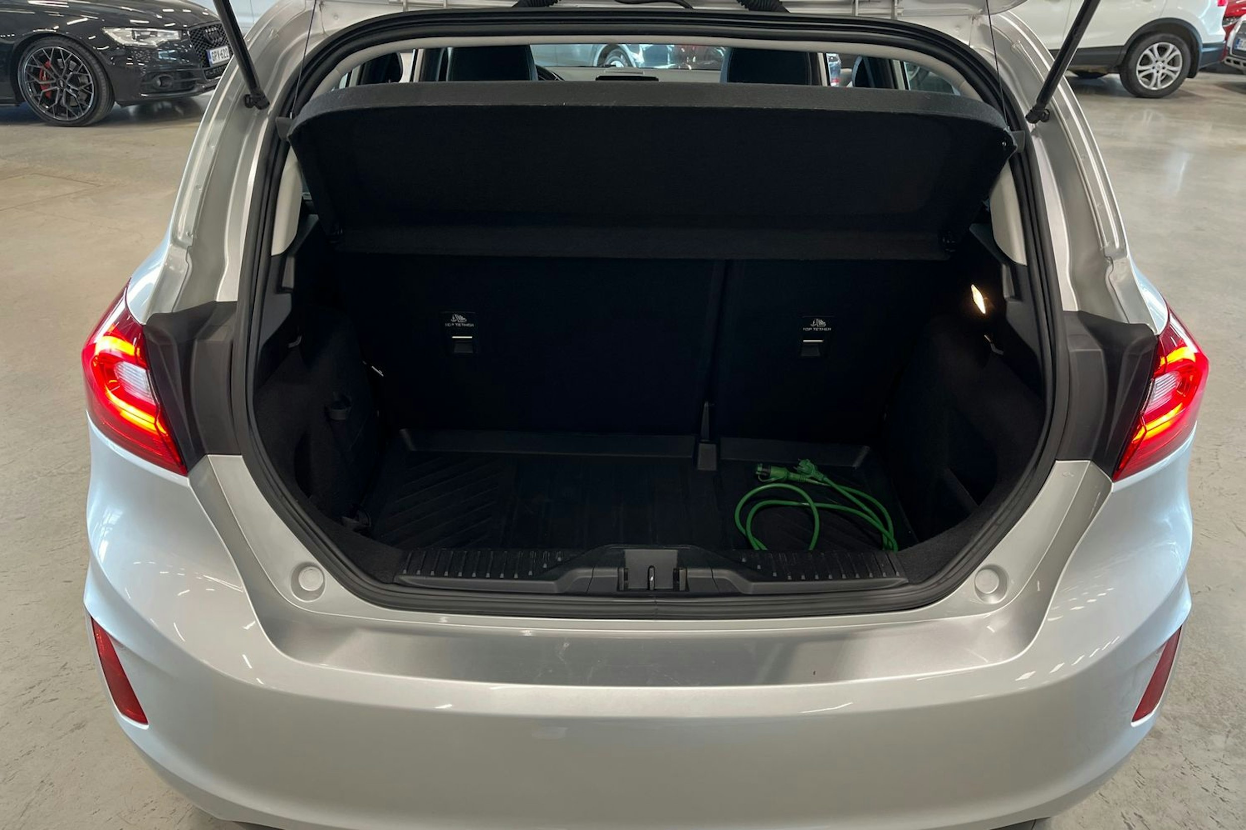 harmaa Ford Fiesta 2018 kuva 23.