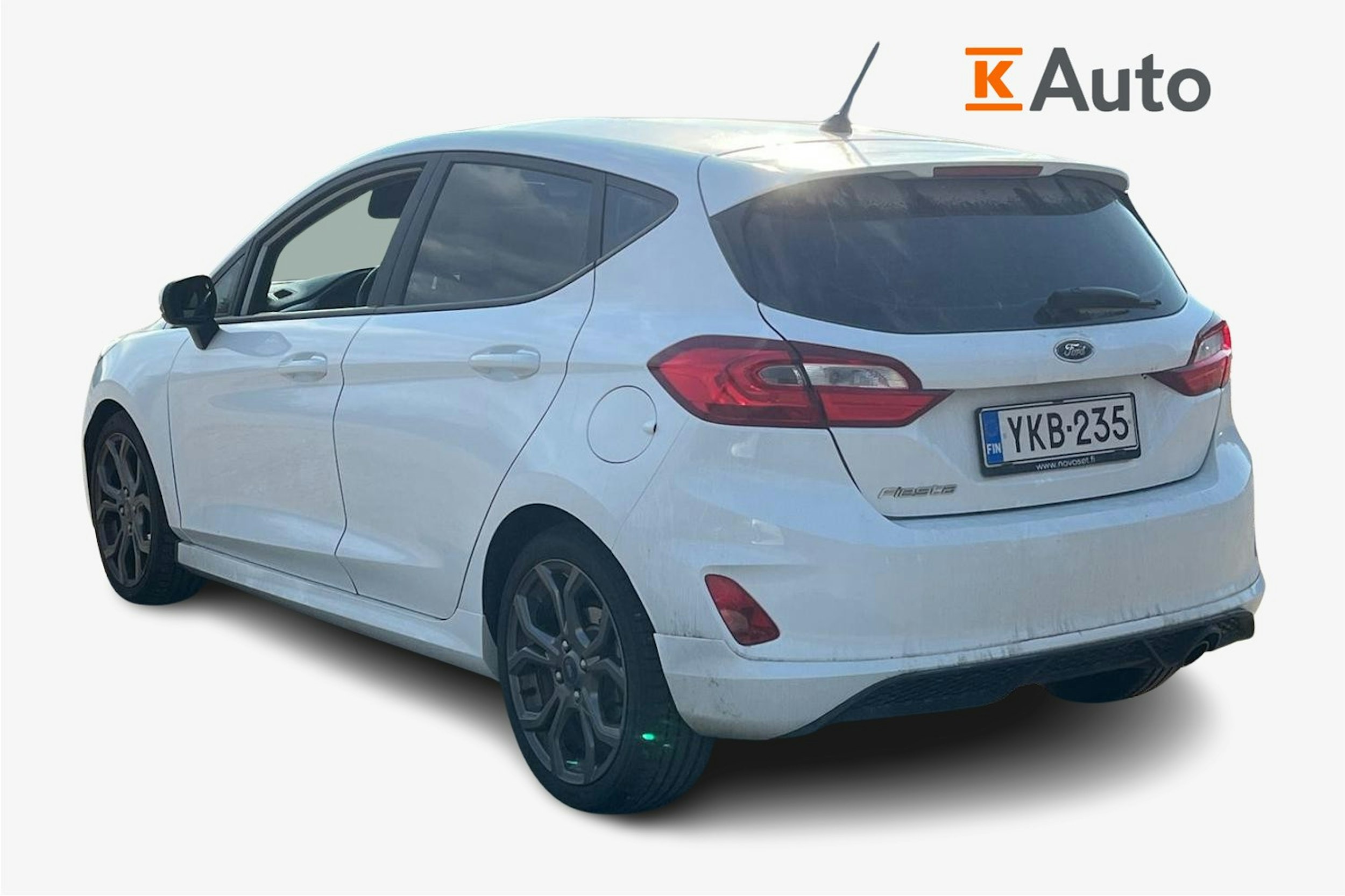 valkoinen Ford Fiesta 2018 kuva 2.
