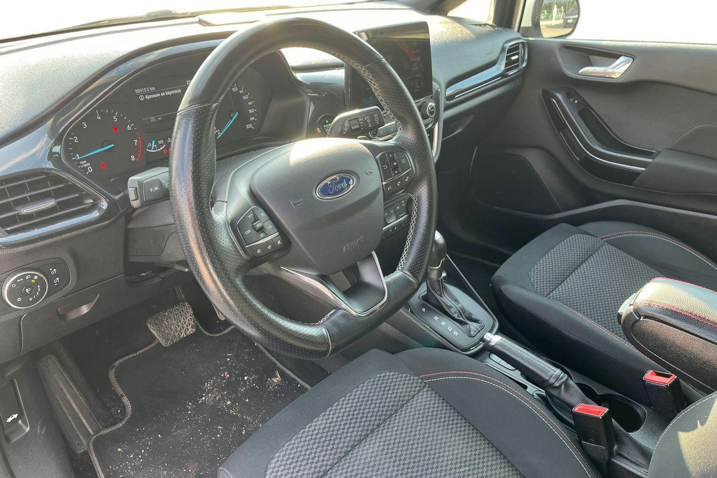 valkoinen Ford Fiesta 2018 kuva 3.