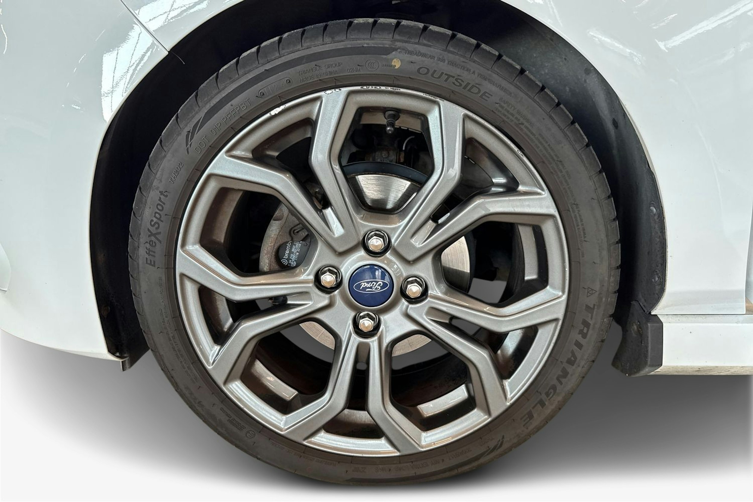valkoinen Ford Fiesta 2018 kuva 11.